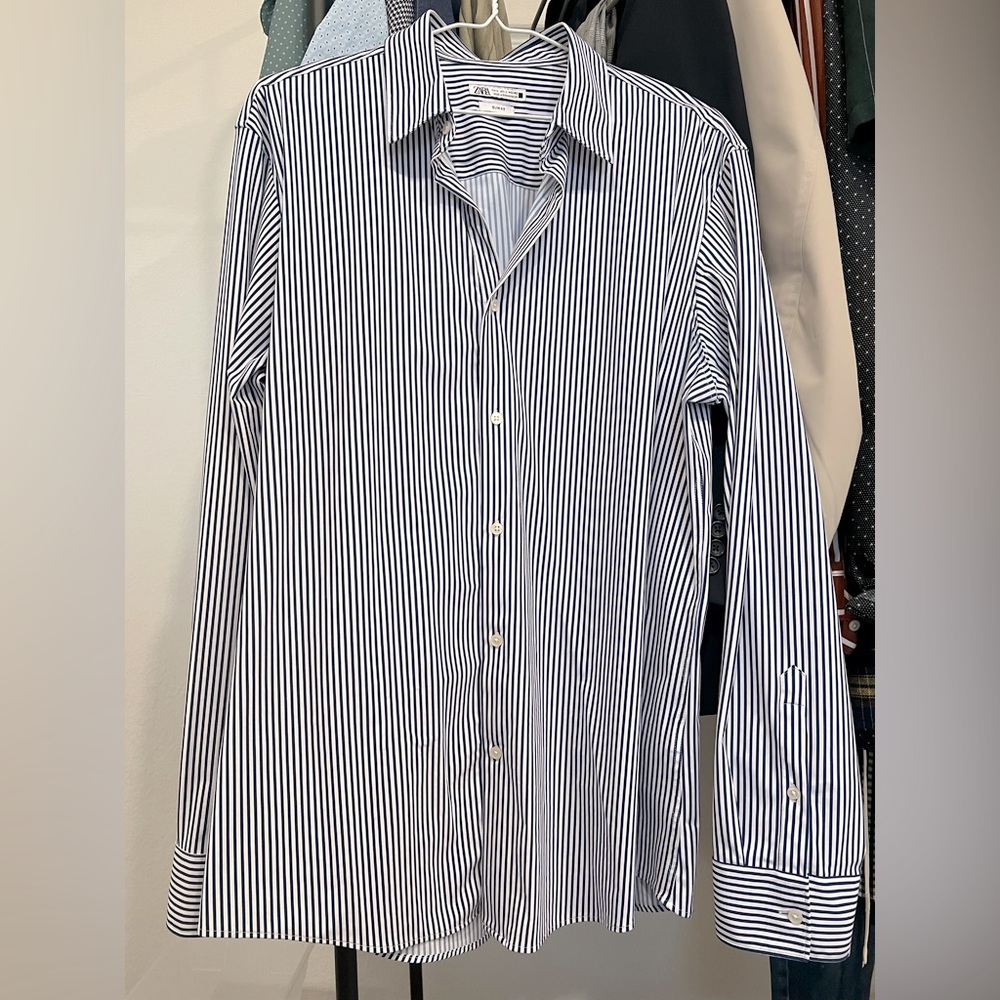 Zara dress shirt size L, worn once. Light weight. Very comfortable, great fit